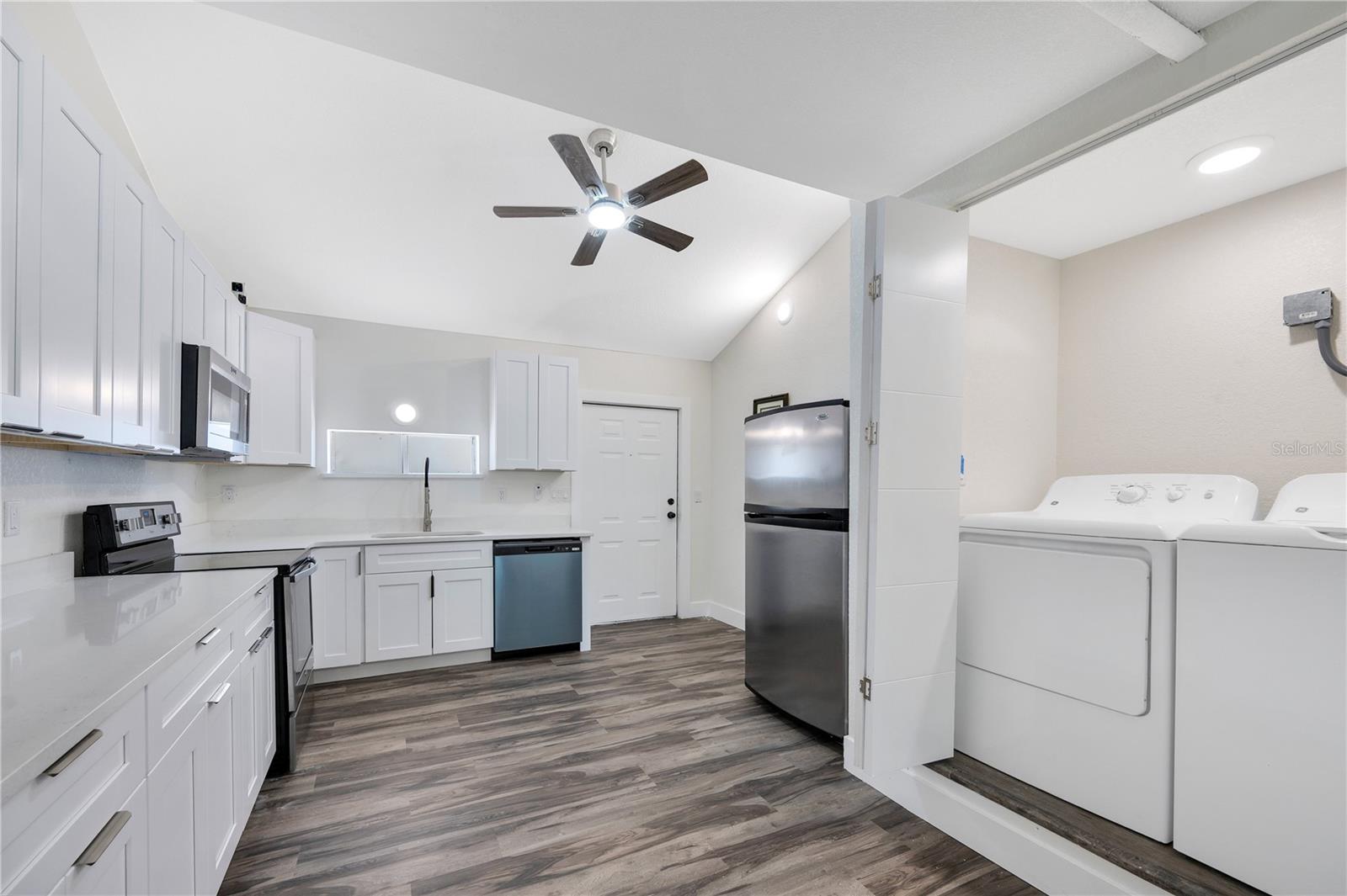 Image 7 of 26 For 2425 Tanglewood Street