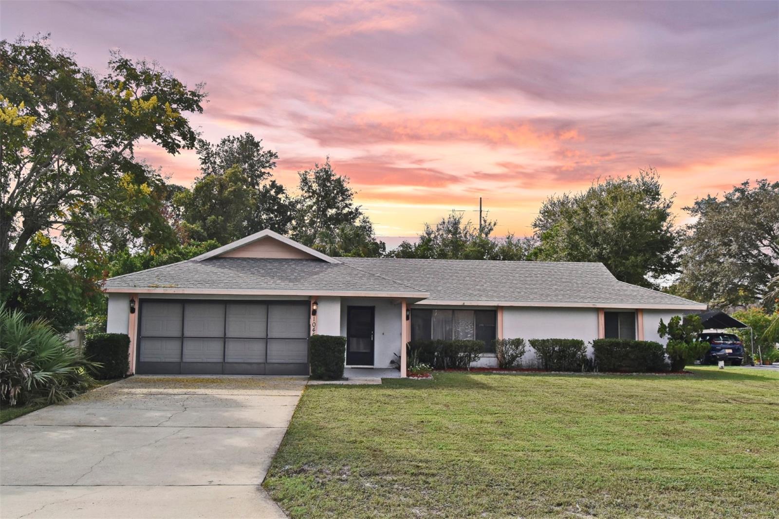 Listing photo id 12 for 1045 Windbrook Drive