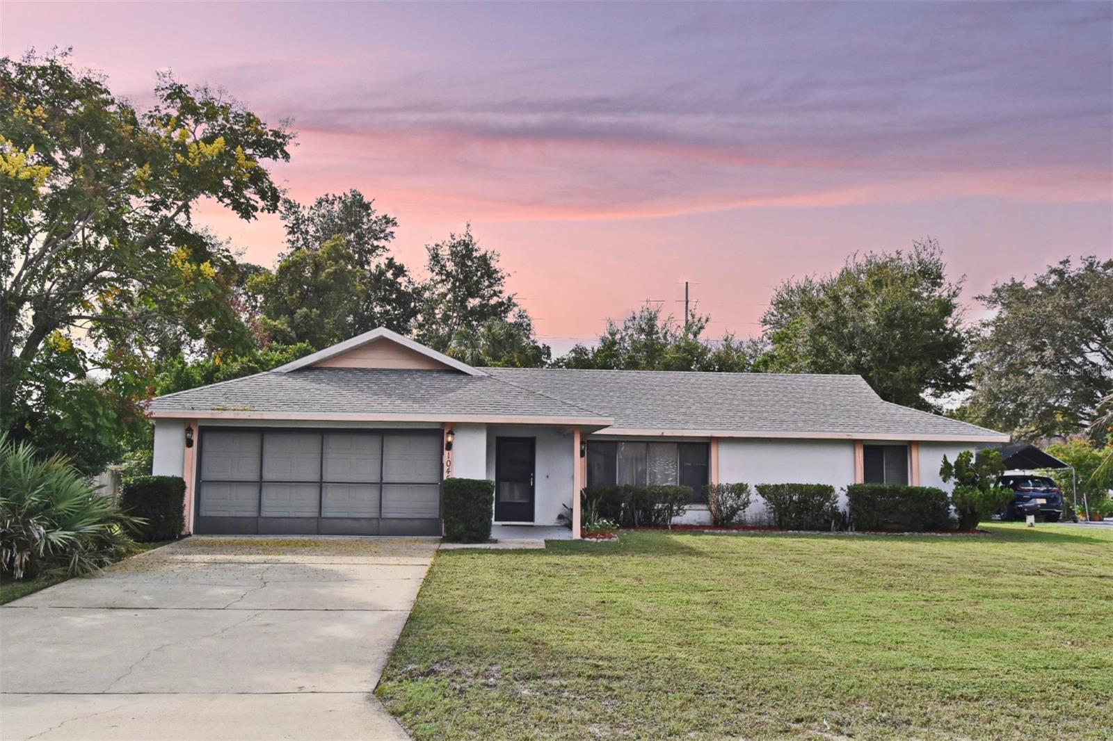 Listing photo id 13 for 1045 Windbrook Drive