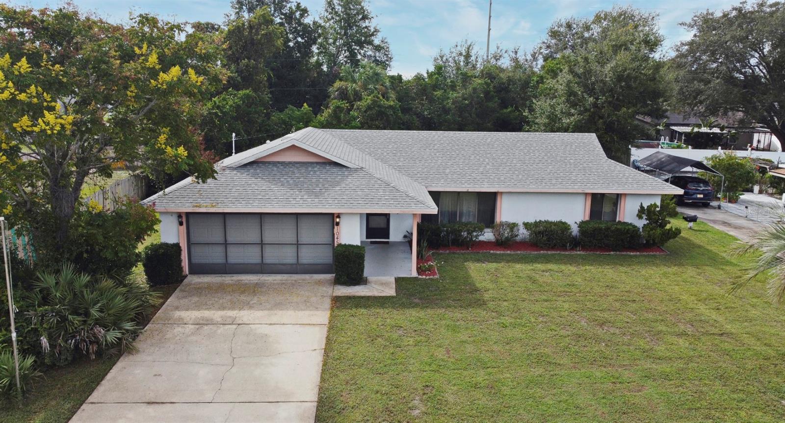 Listing photo id 0 for 1045 Windbrook Drive