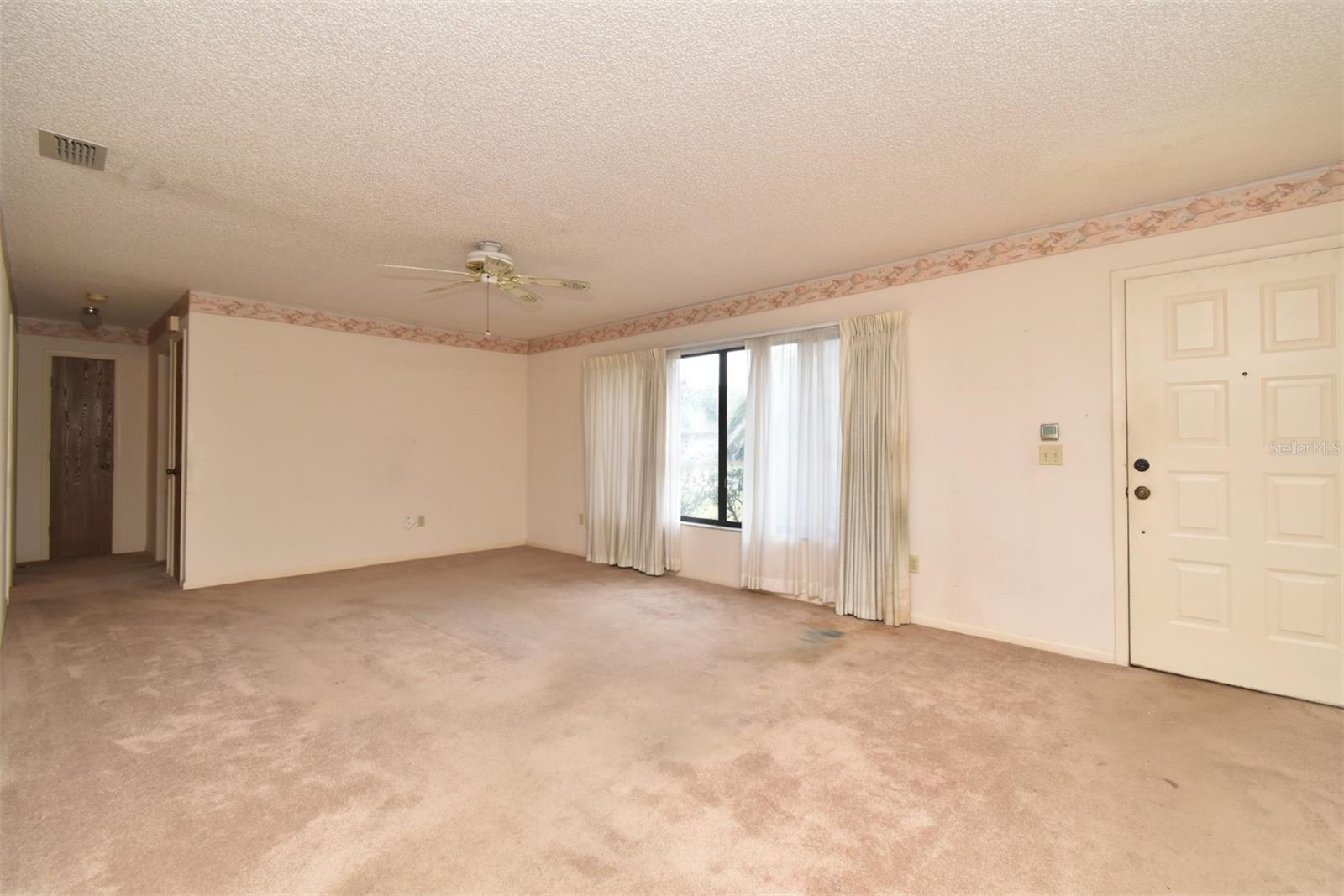 Listing photo id 19 for 1045 Windbrook Drive