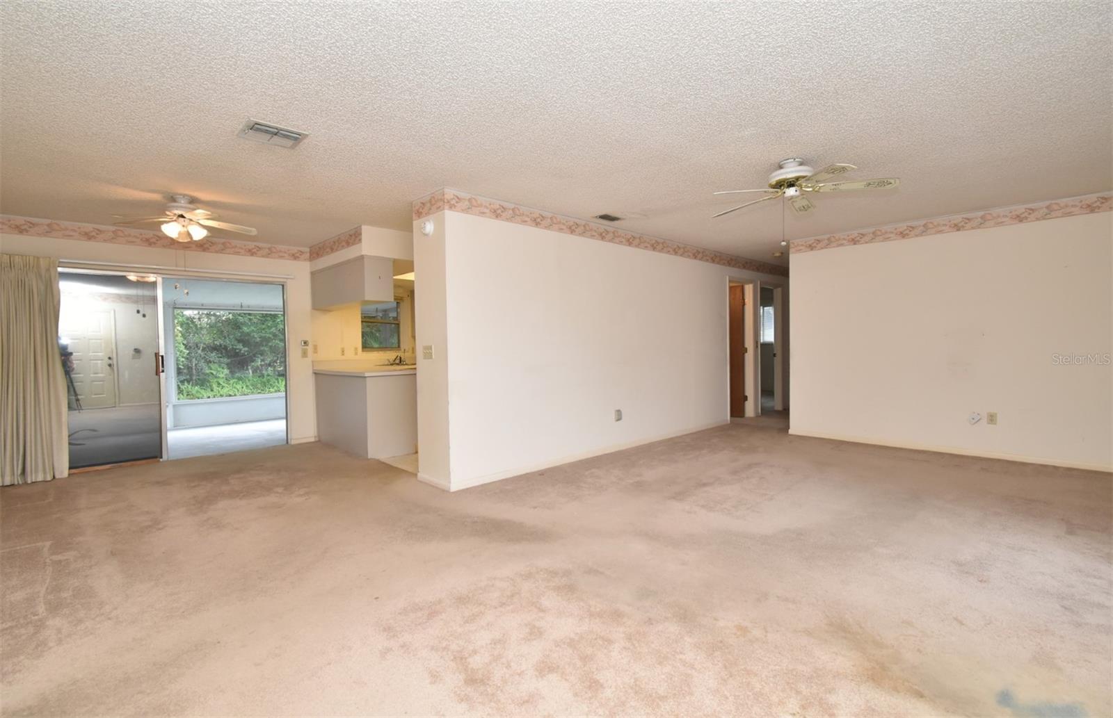 Listing photo id 20 for 1045 Windbrook Drive