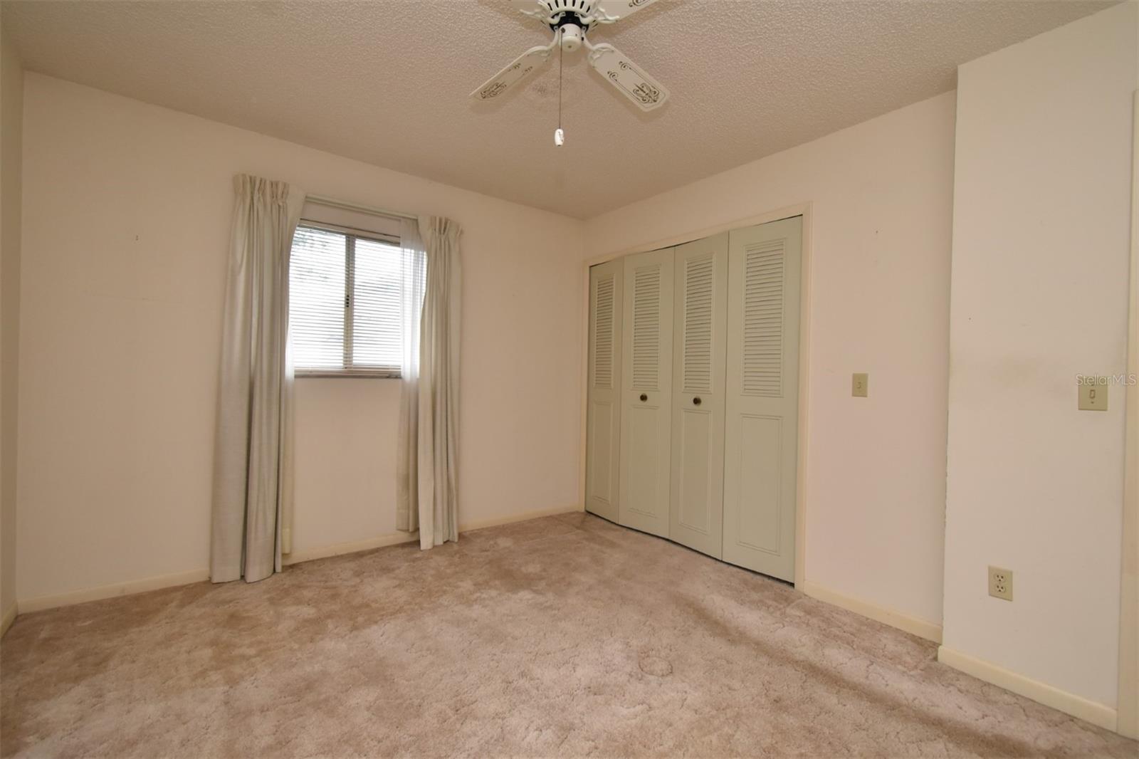 Listing photo id 34 for 1045 Windbrook Drive