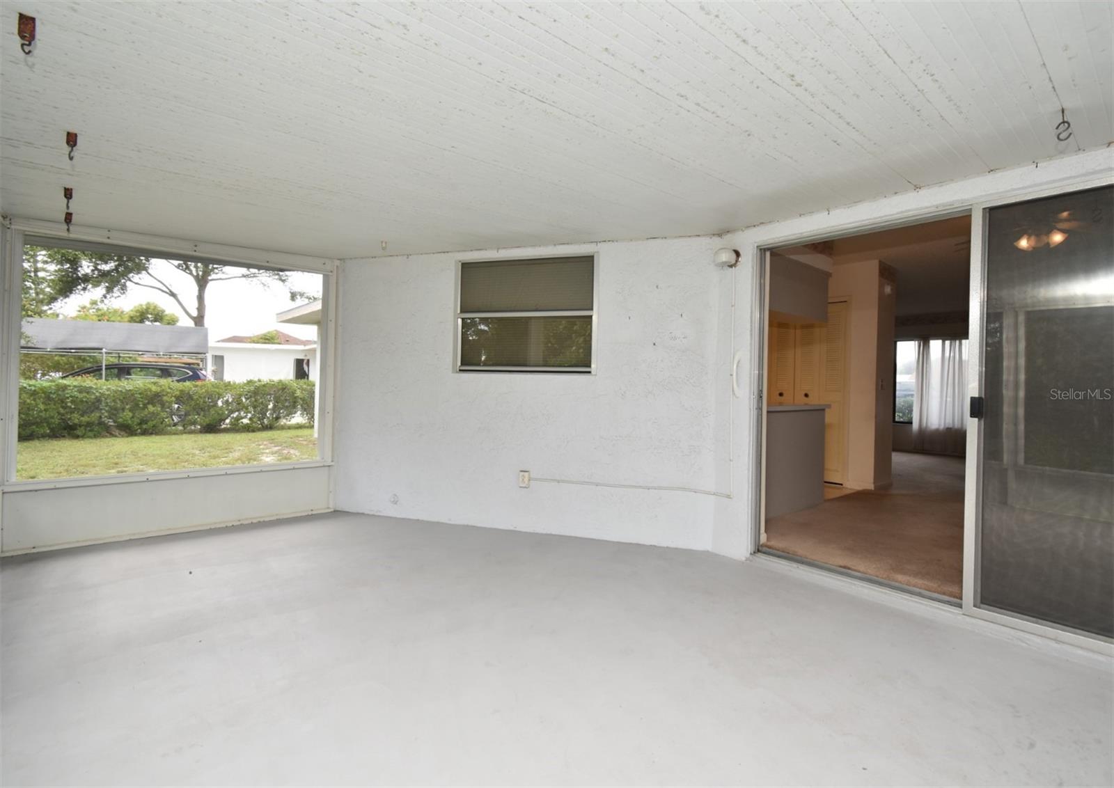 Listing photo id 38 for 1045 Windbrook Drive