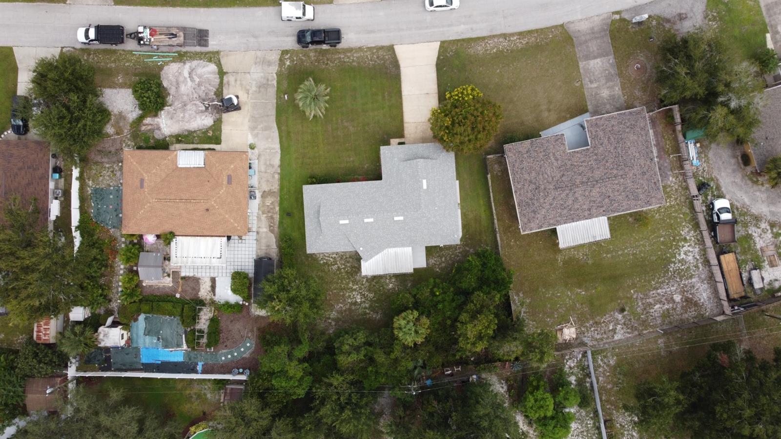 Listing photo id 6 for 1045 Windbrook Drive