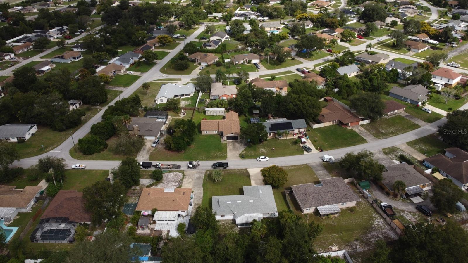 Listing photo id 7 for 1045 Windbrook Drive