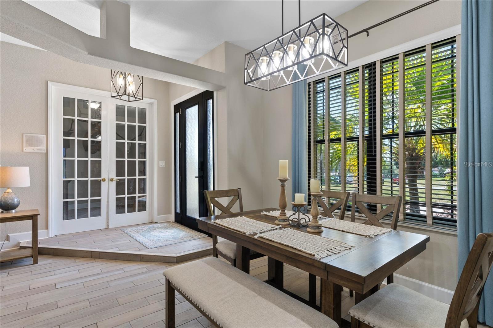 Image 13 of 47 For 10537 Versailles Boulevard