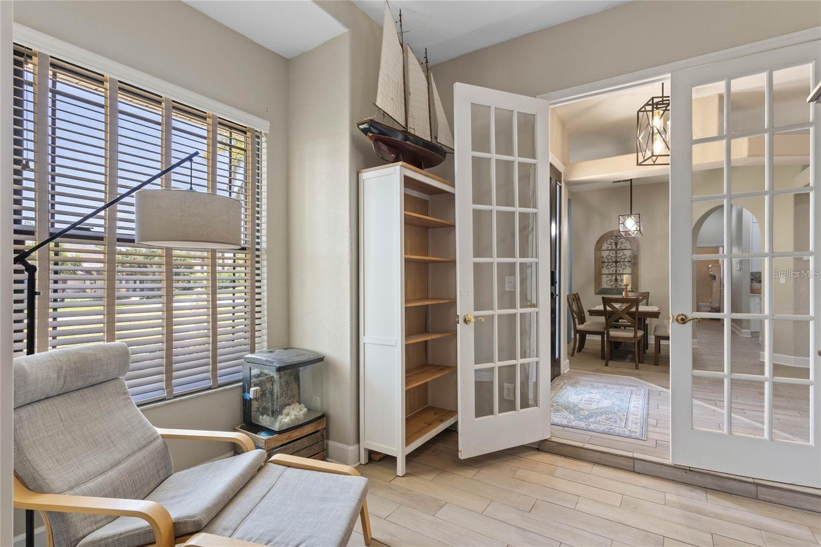 Image 28 of 47 For 10537 Versailles Boulevard