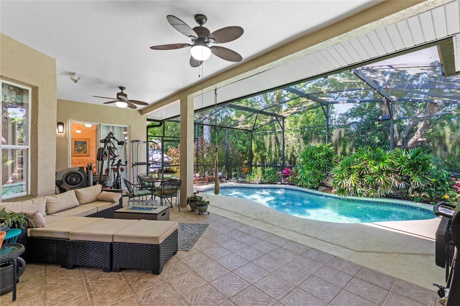 Image 36 of 47 For 10537 Versailles Boulevard