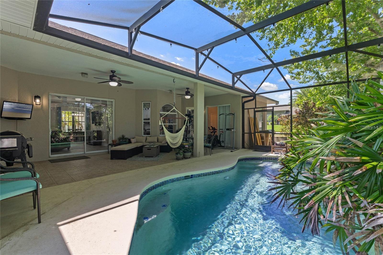 Image 37 of 47 For 10537 Versailles Boulevard