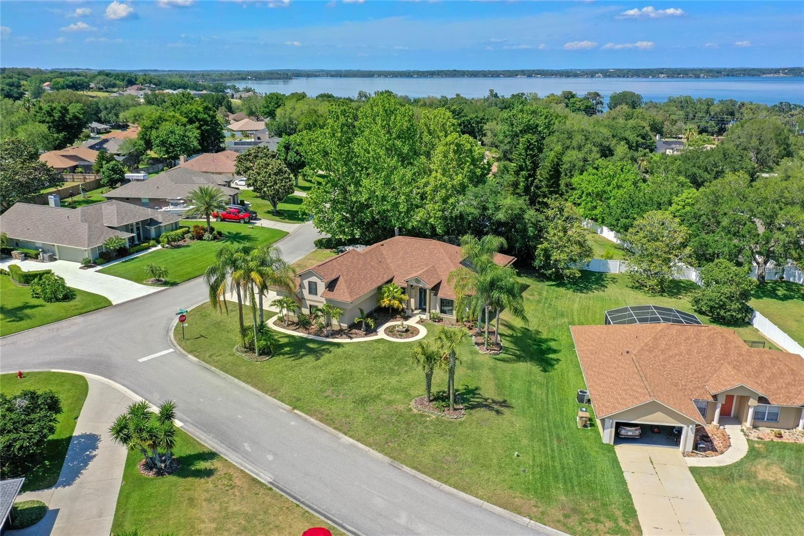 Image 44 of 47 For 10537 Versailles Boulevard