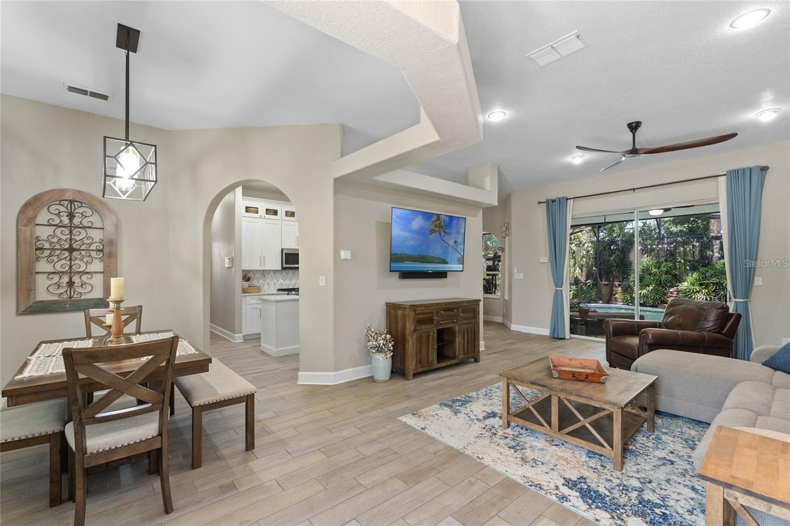 Image 6 of 47 For 10537 Versailles Boulevard