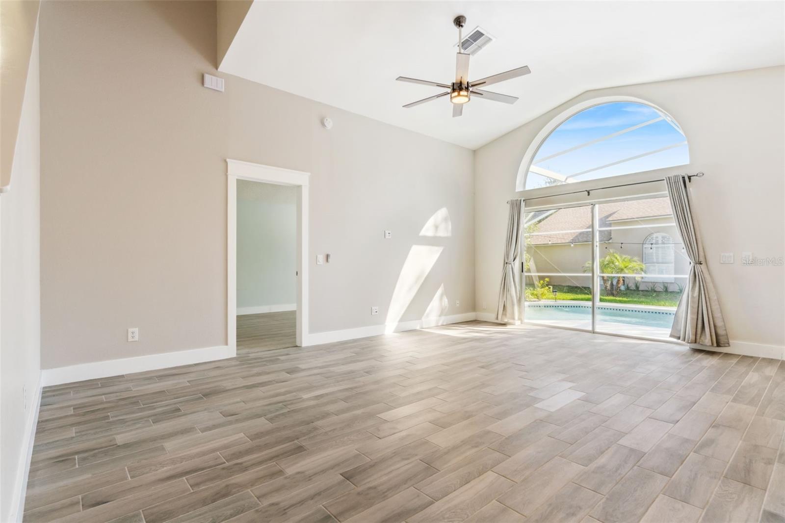 Image 12 of 55 For 13821 Boros Street