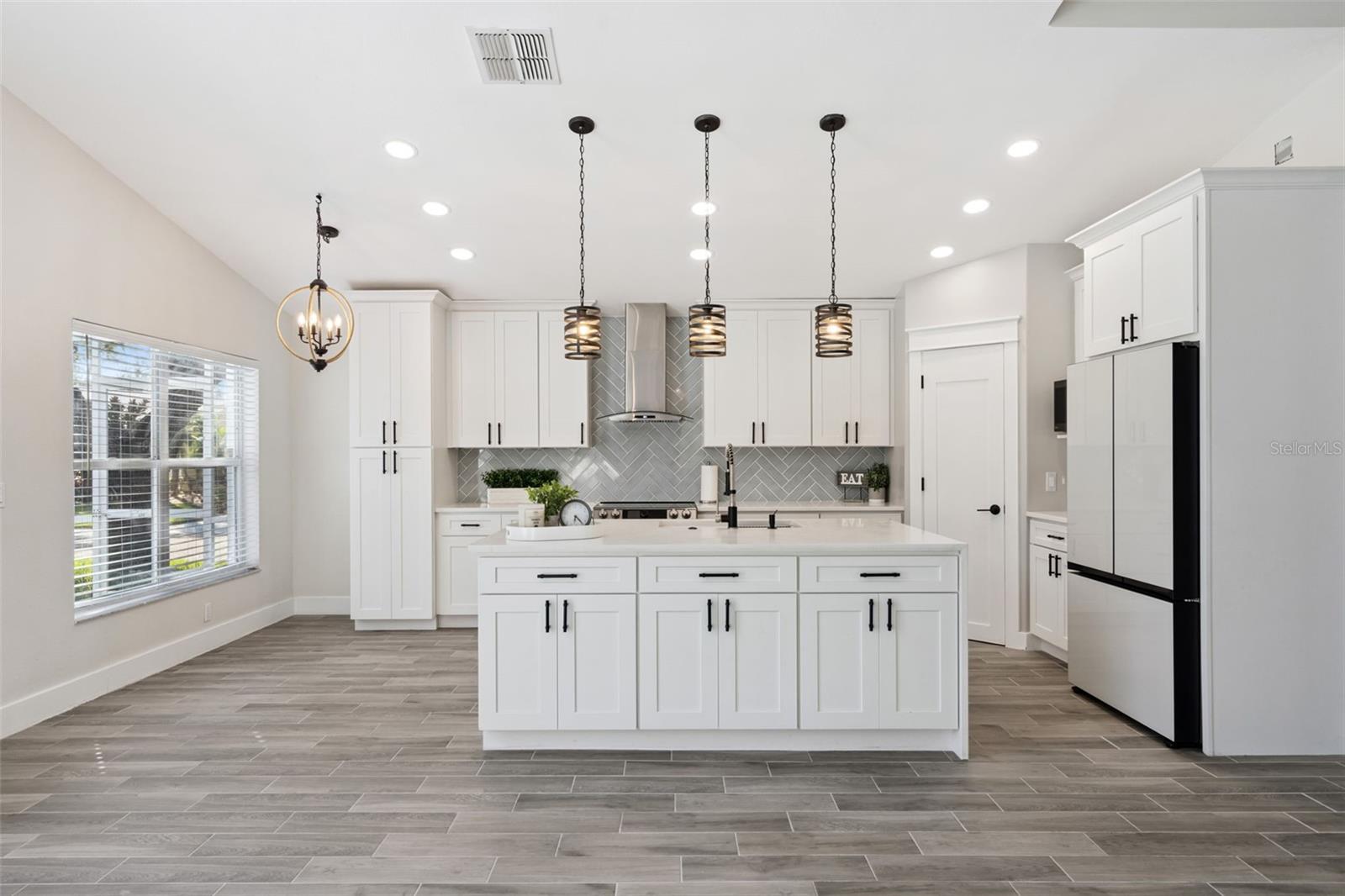 Image 15 of 55 For 13821 Boros Street