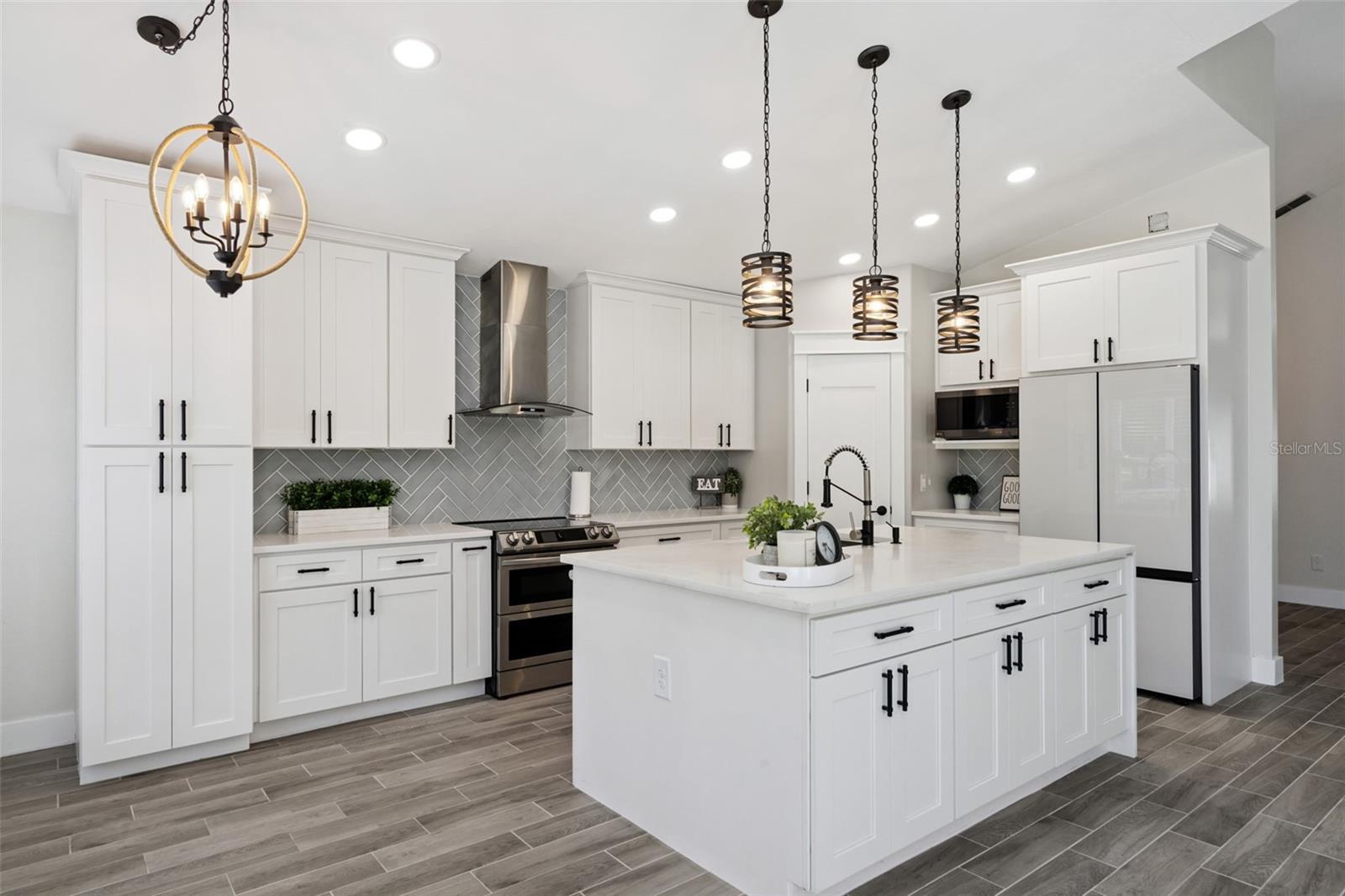 Image 16 of 55 For 13821 Boros Street