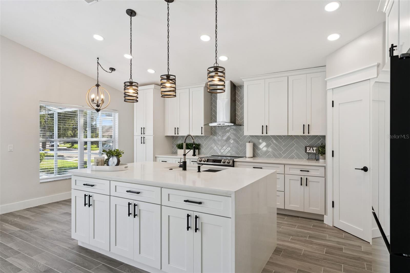 Image 17 of 55 For 13821 Boros Street