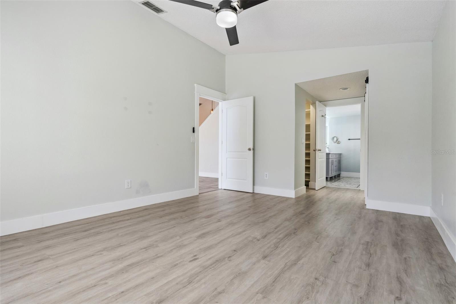 Image 21 of 55 For 13821 Boros Street