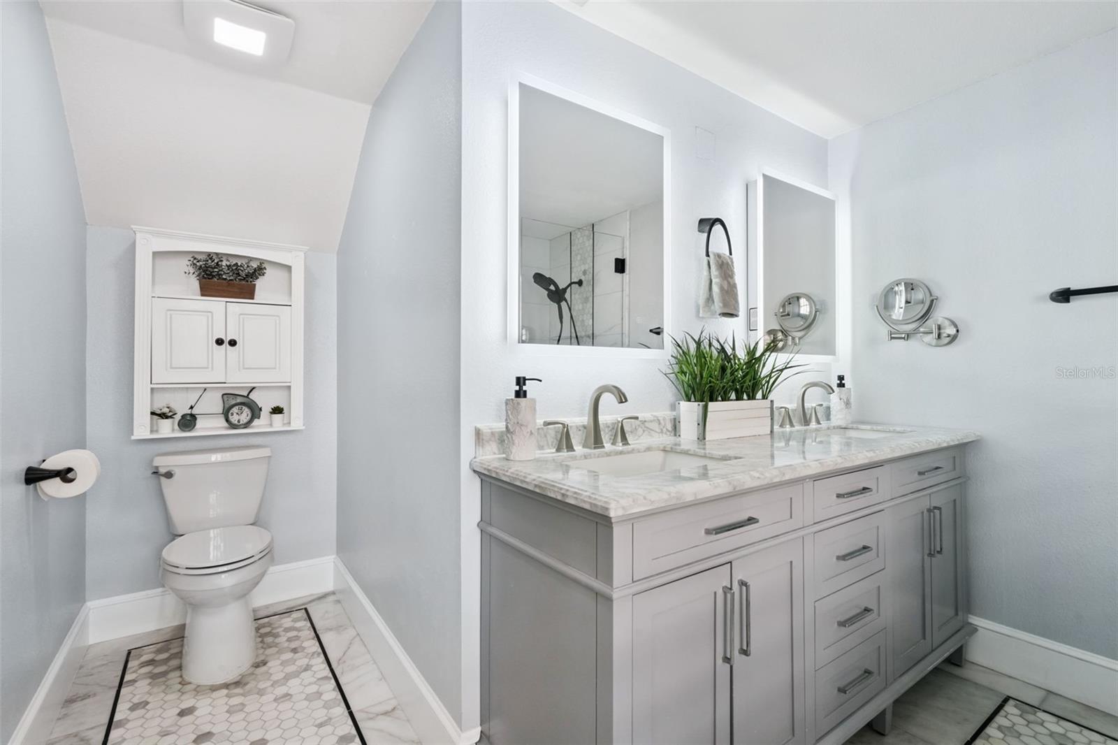 Image 22 of 55 For 13821 Boros Street