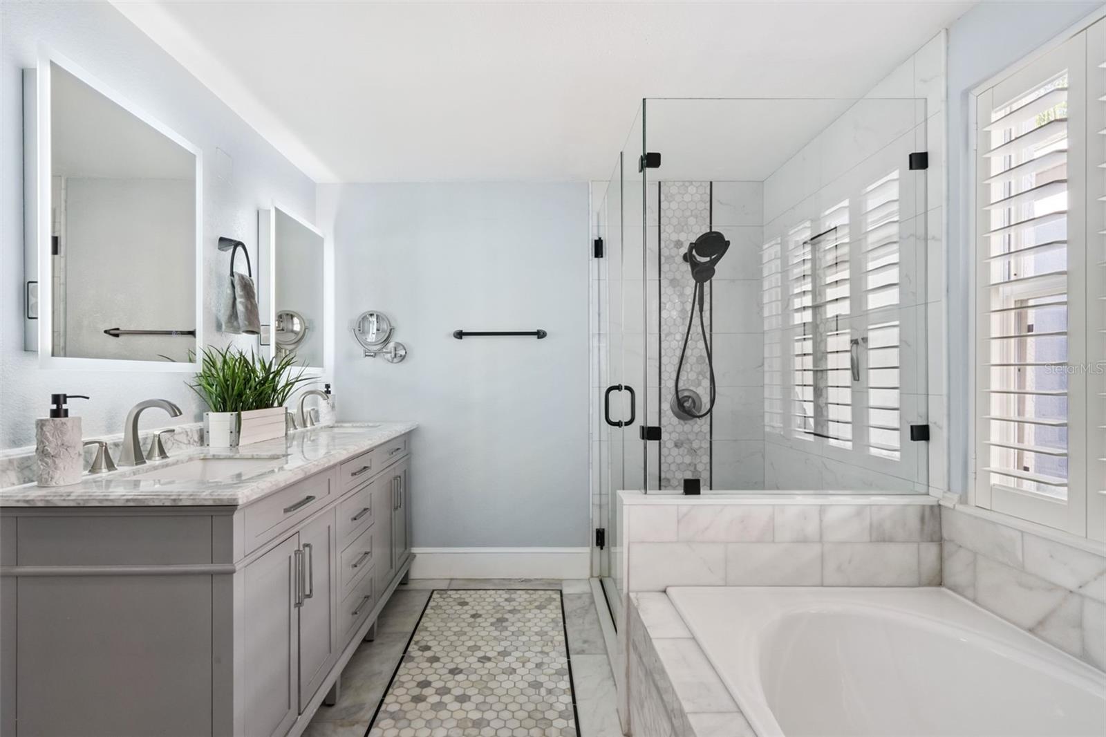 Image 23 of 55 For 13821 Boros Street