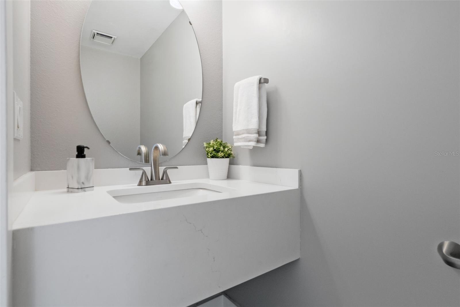 Image 26 of 55 For 13821 Boros Street