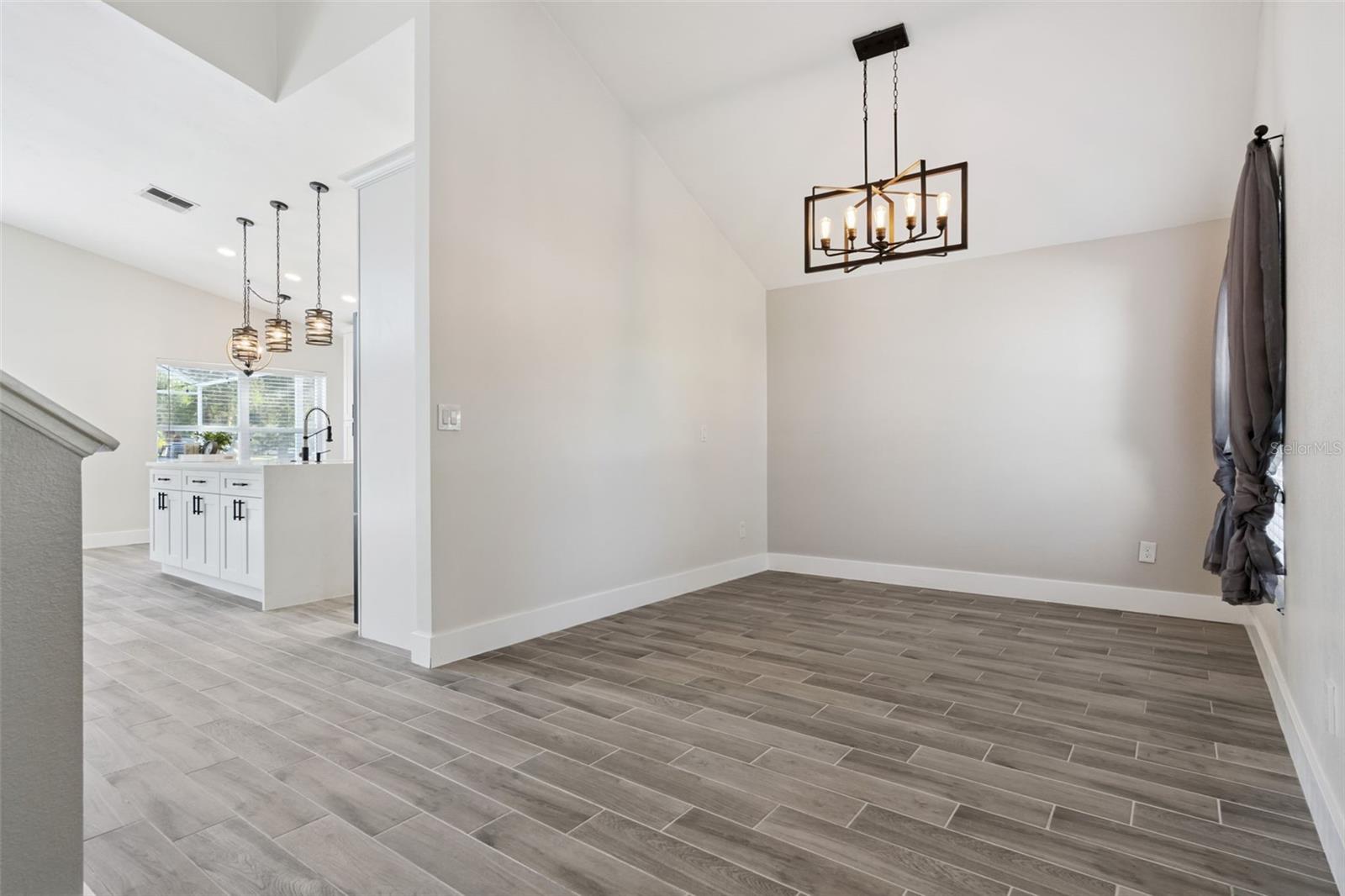 Image 6 of 55 For 13821 Boros Street