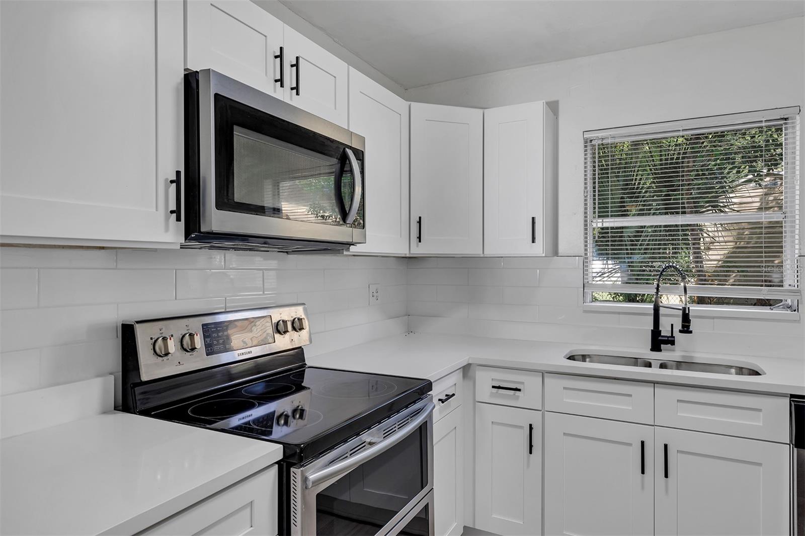 Image 11 of 26 For 1417 Pembrook Drive