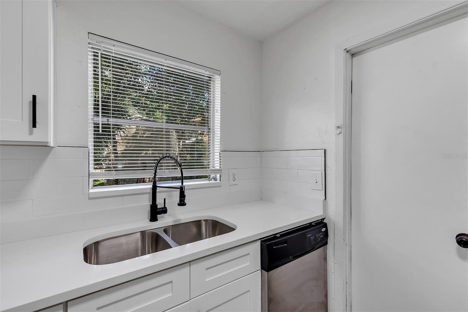 Image 12 of 26 For 1417 Pembrook Drive
