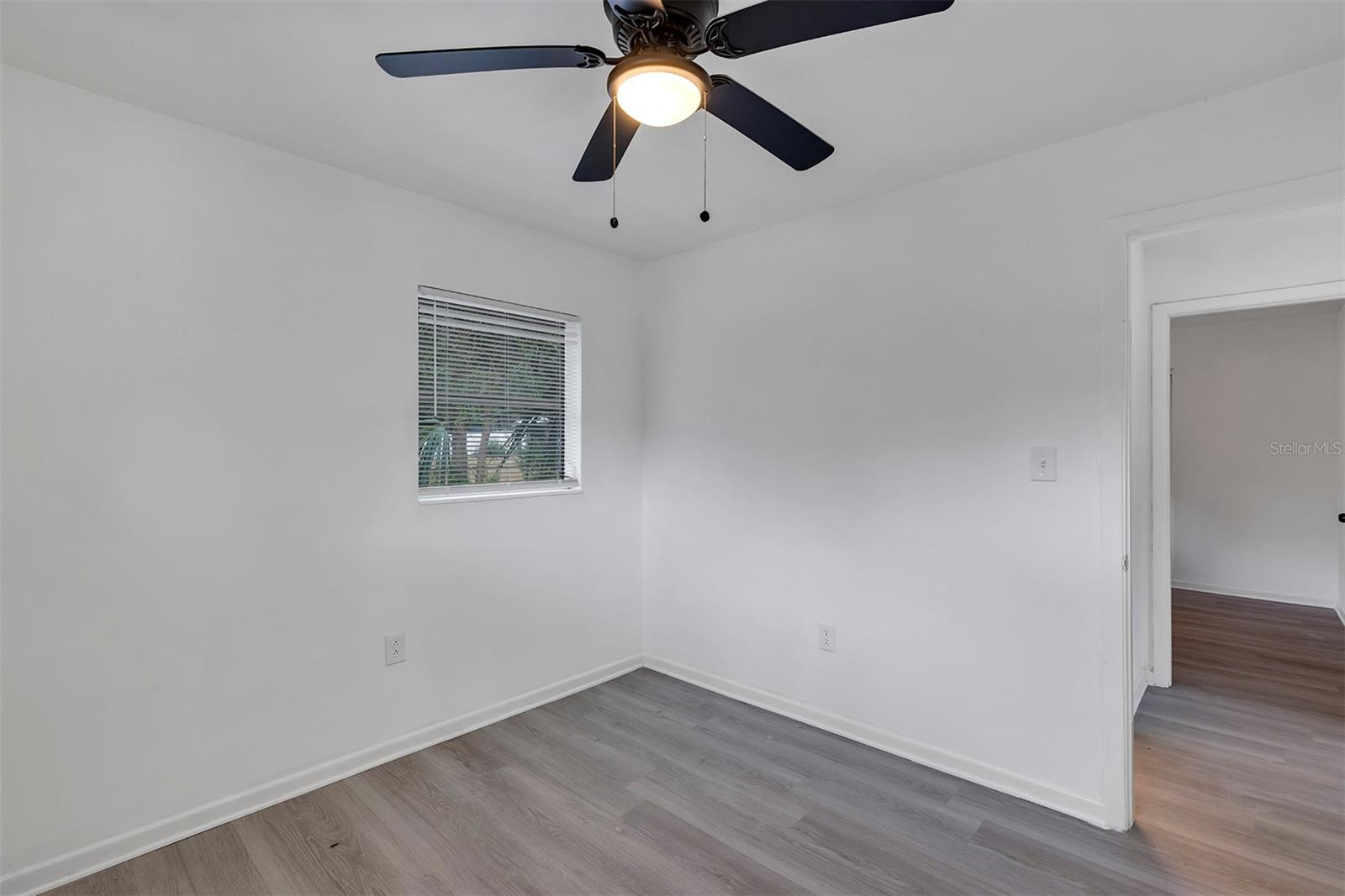 Image 18 of 26 For 1417 Pembrook Drive