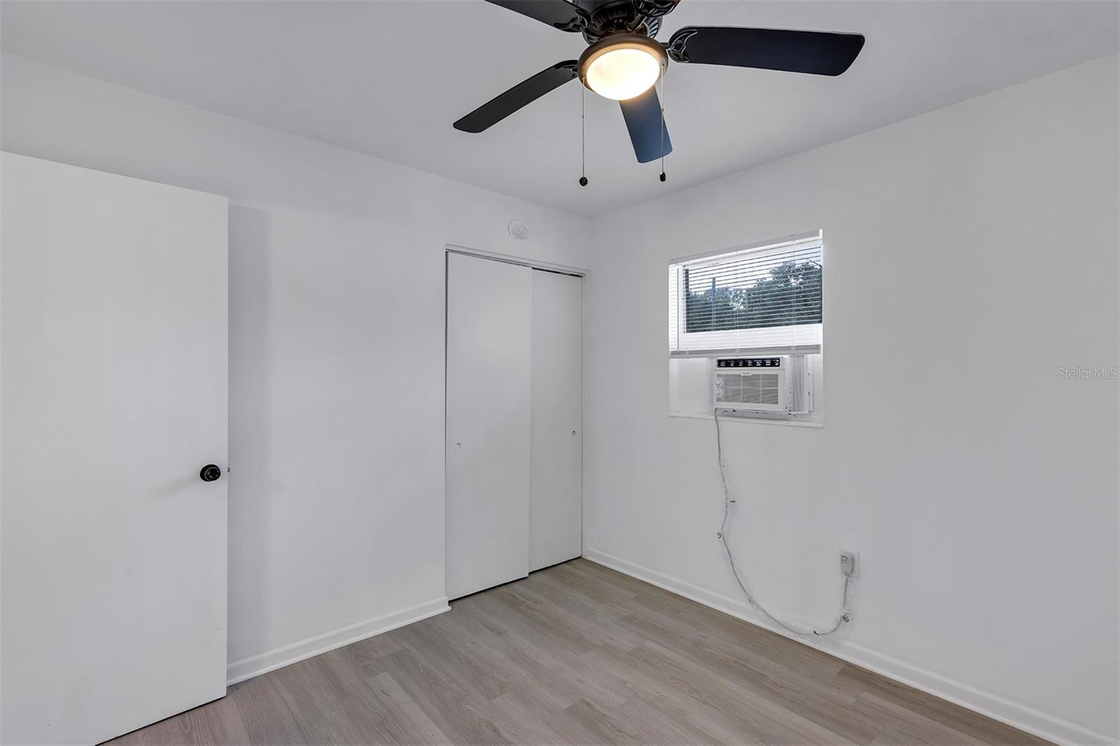Image 20 of 26 For 1417 Pembrook Drive