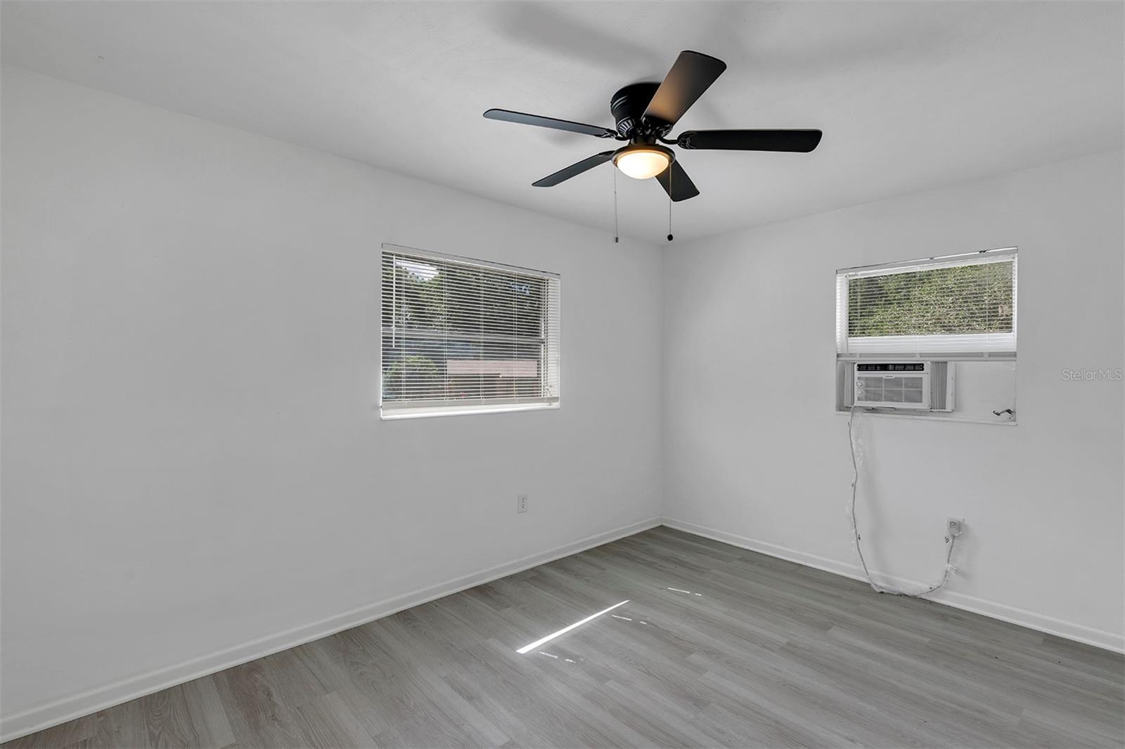 Image 21 of 26 For 1417 Pembrook Drive