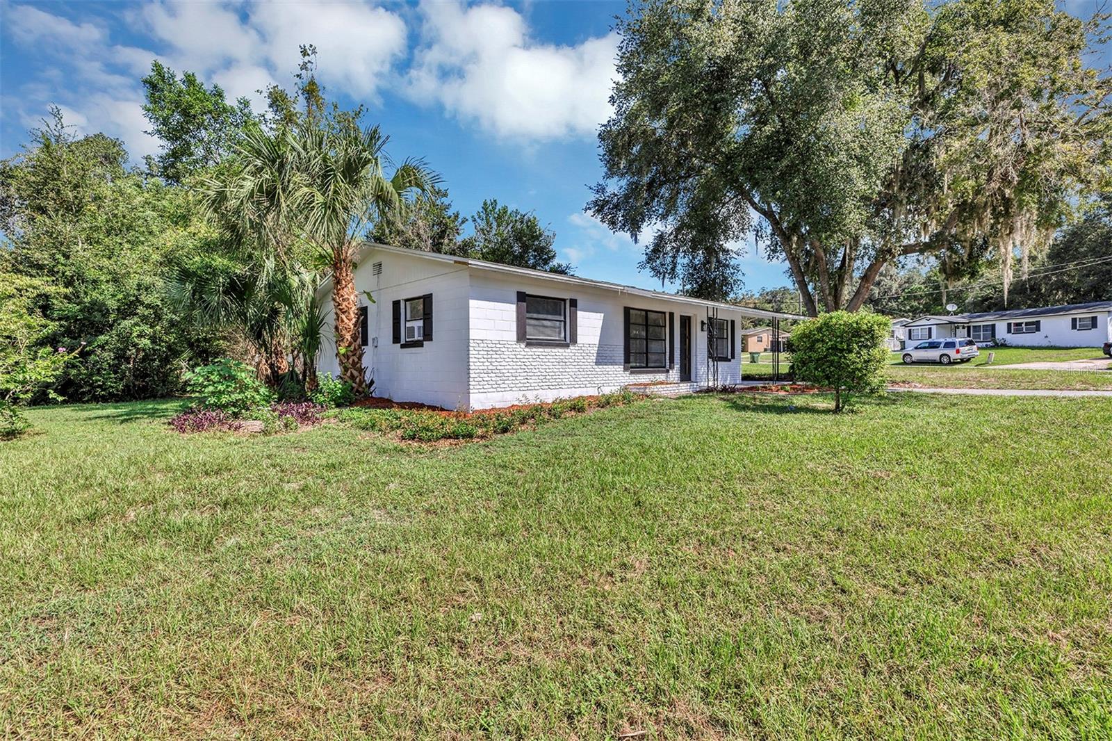 Image 3 of 26 For 1417 Pembrook Drive