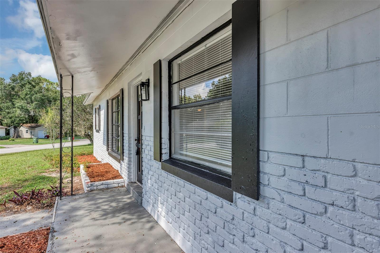 Image 5 of 26 For 1417 Pembrook Drive