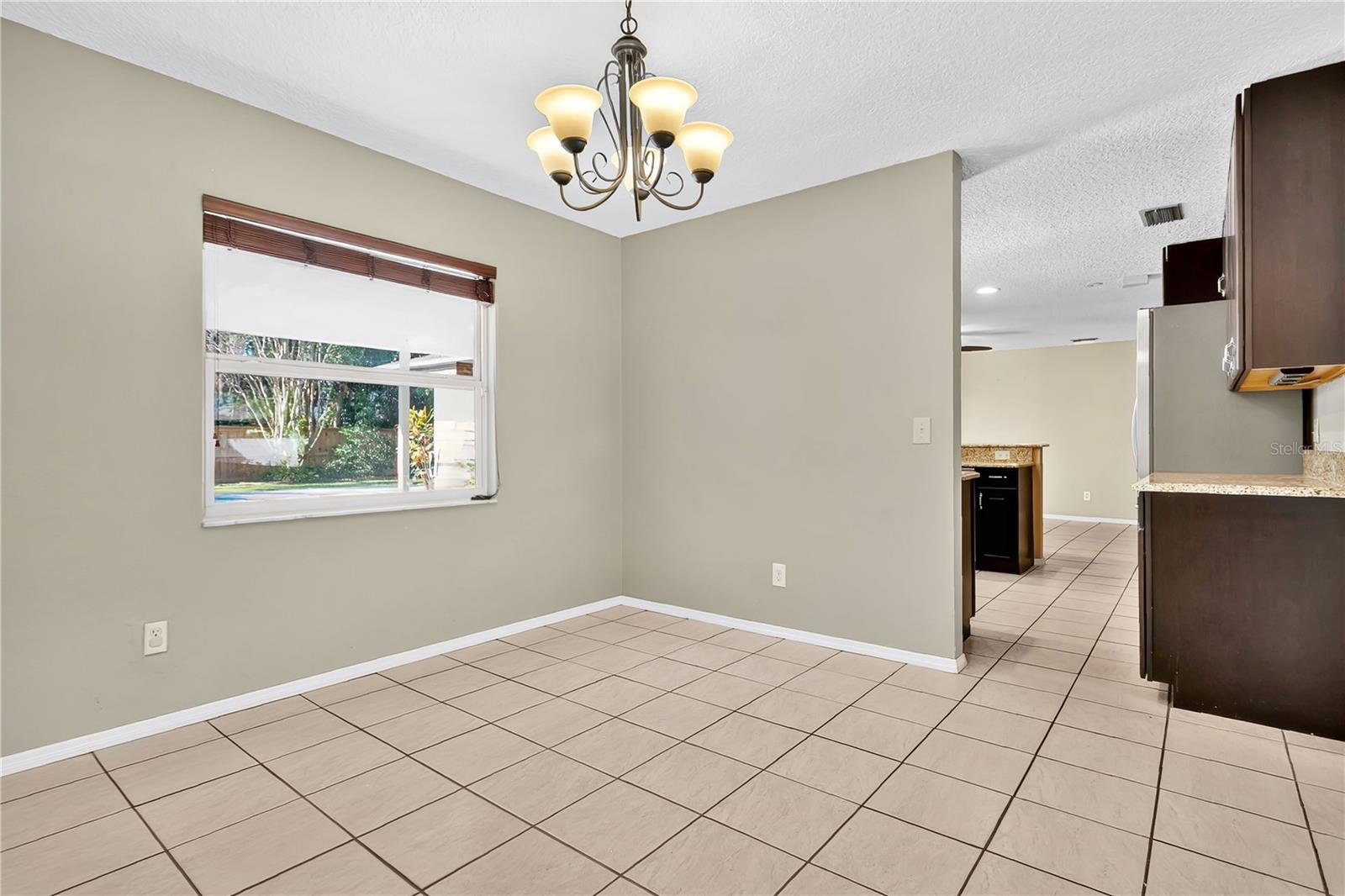 Image 11 of 41 For 316 Harbour Island Road