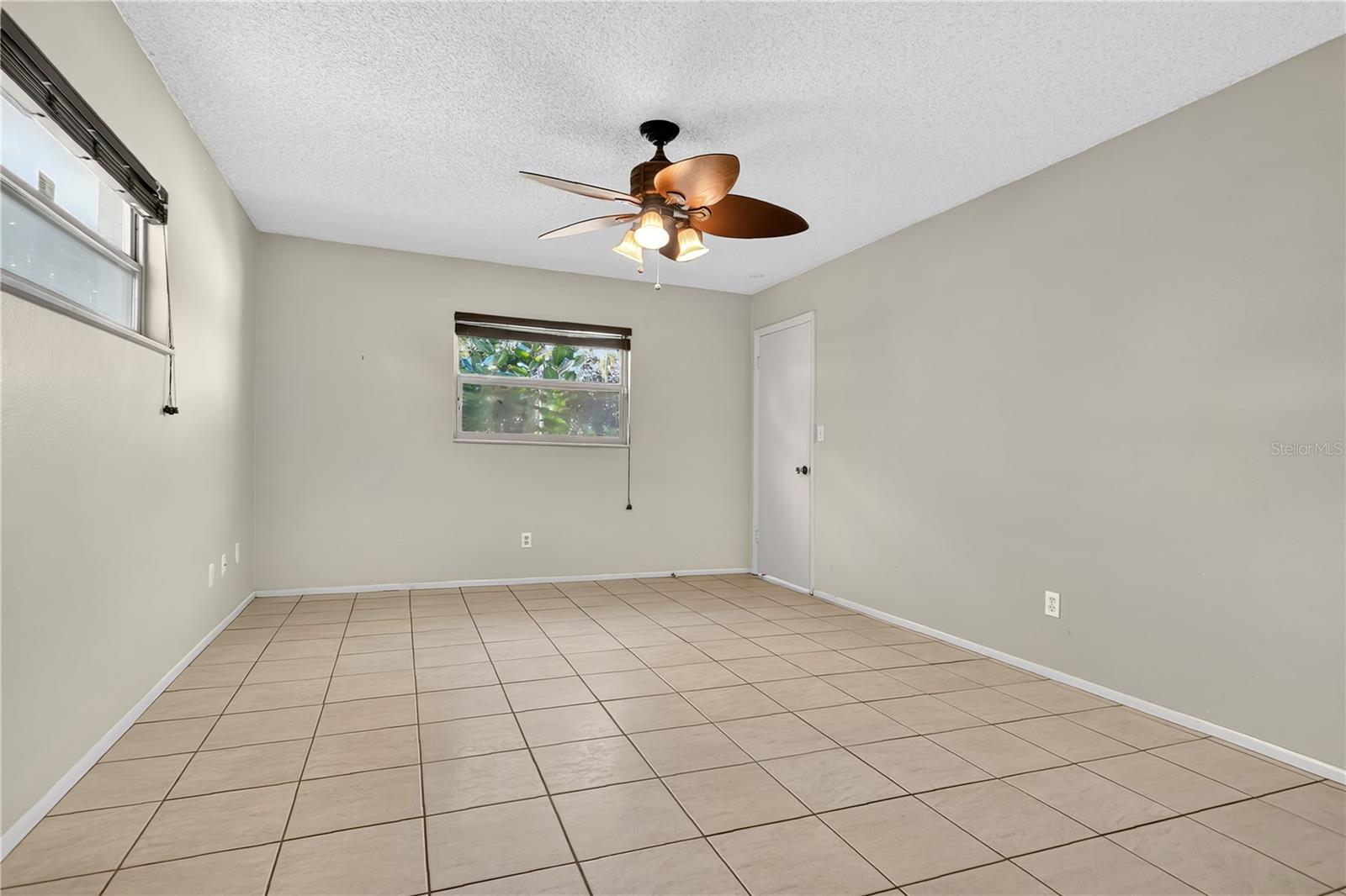 Image 17 of 41 For 316 Harbour Island Road