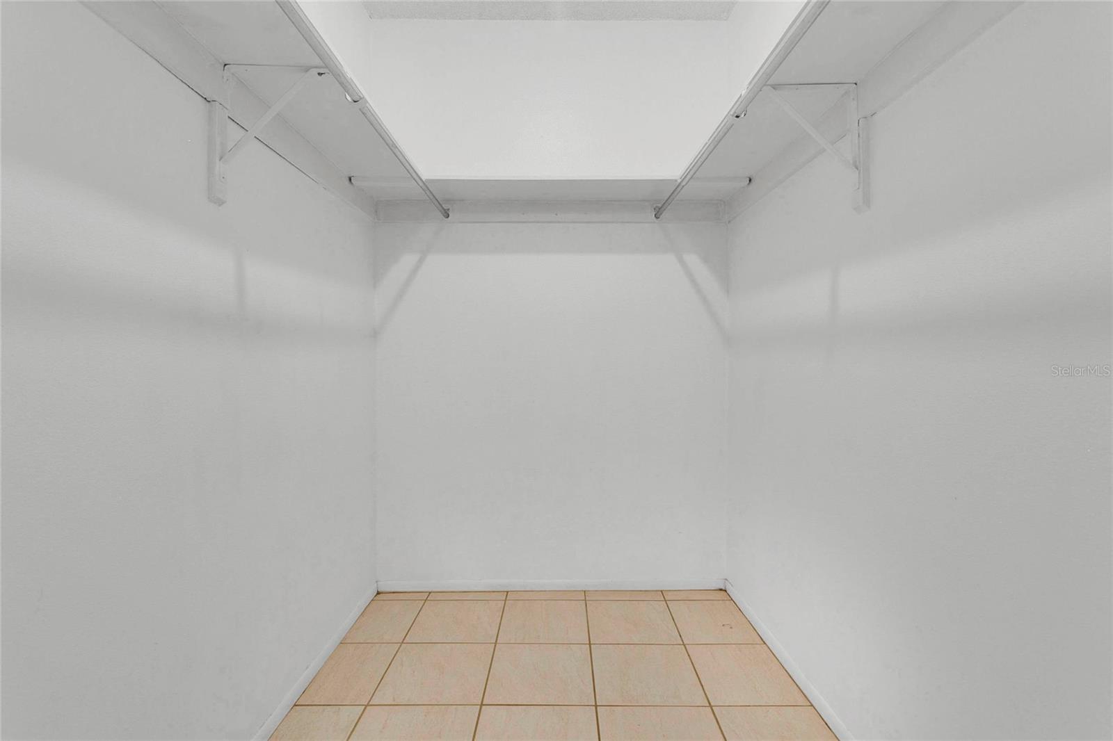 Image 19 of 41 For 316 Harbour Island Road