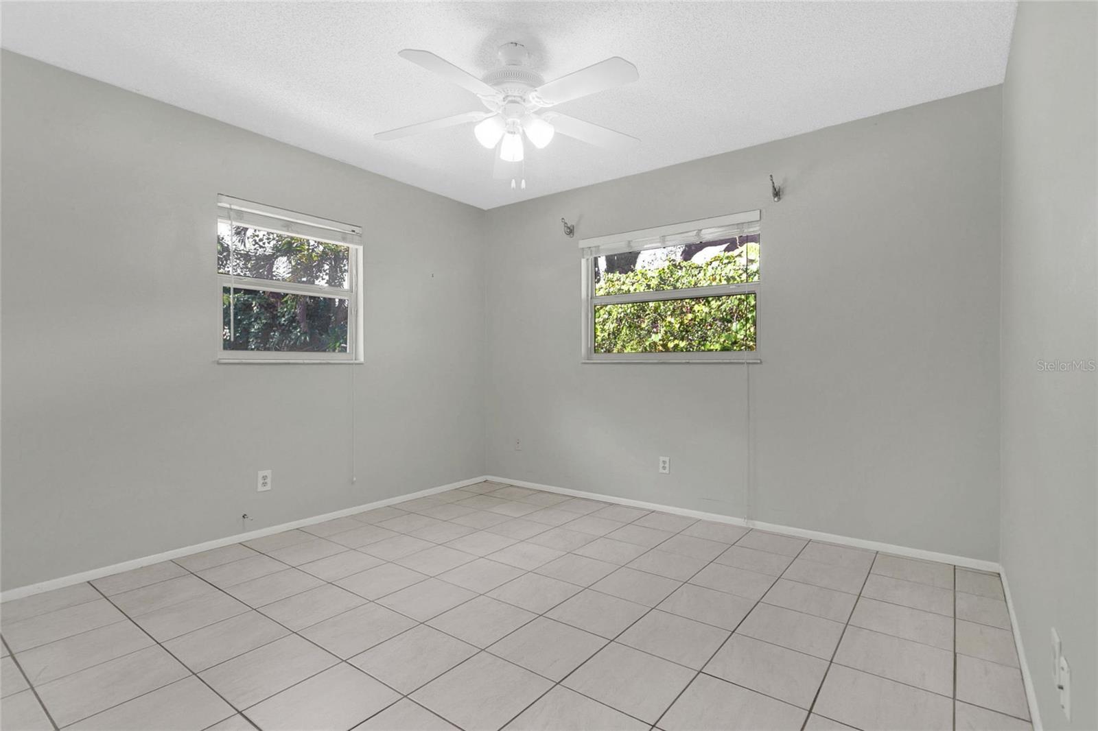 Image 21 of 41 For 316 Harbour Island Road