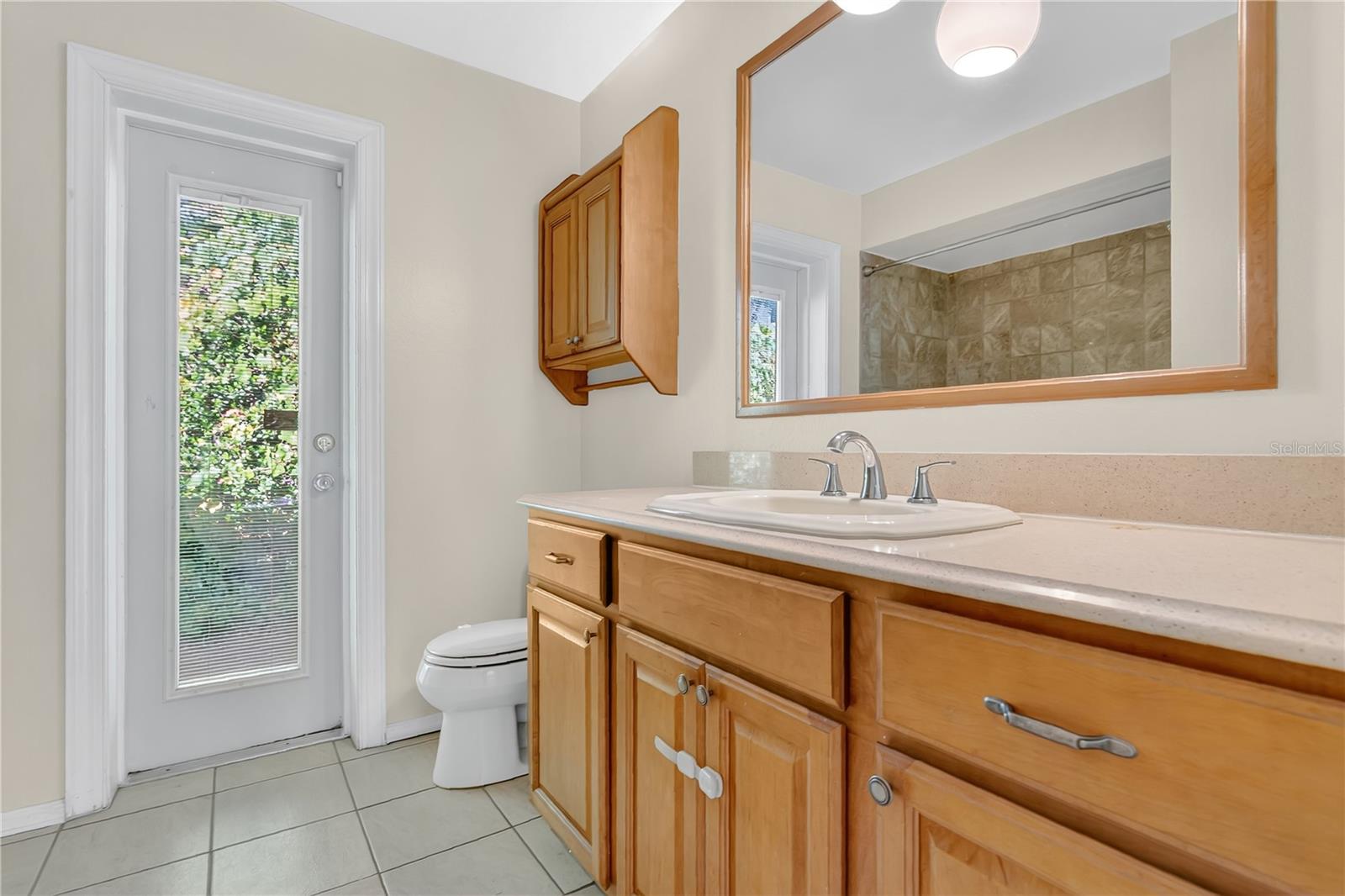 Image 23 of 41 For 316 Harbour Island Road