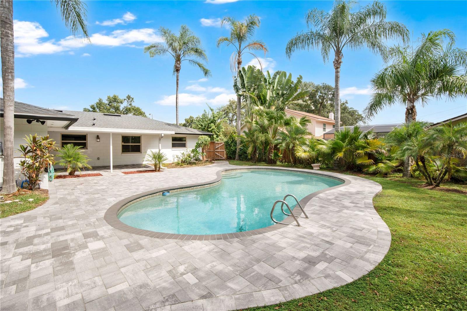 Image 26 of 41 For 316 Harbour Island Road