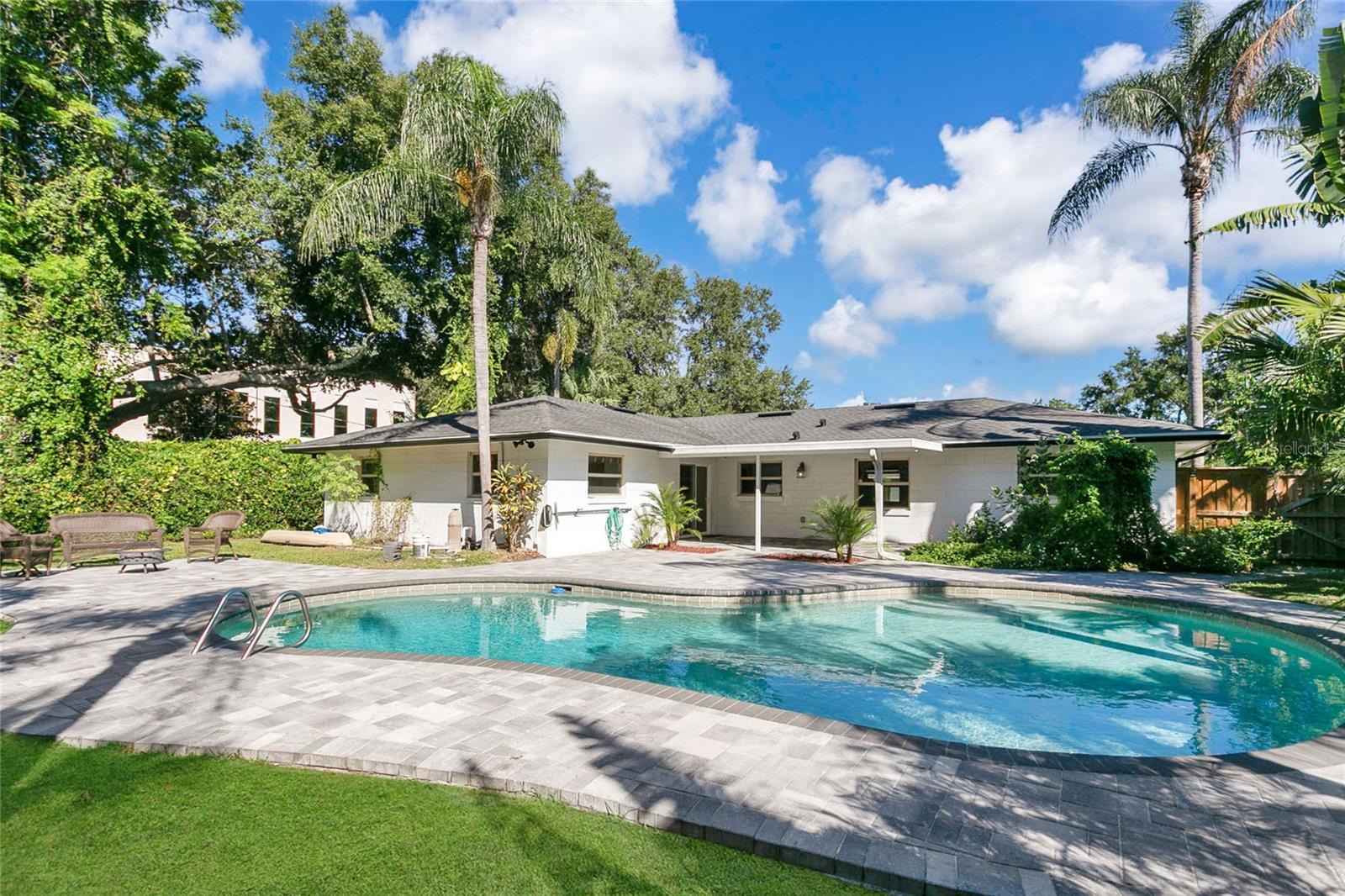 Image 27 of 41 For 316 Harbour Island Road