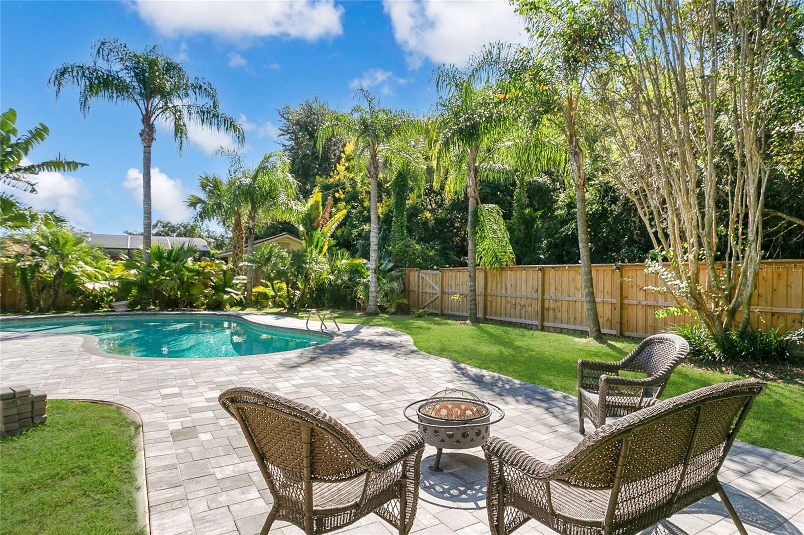 Image 28 of 41 For 316 Harbour Island Road