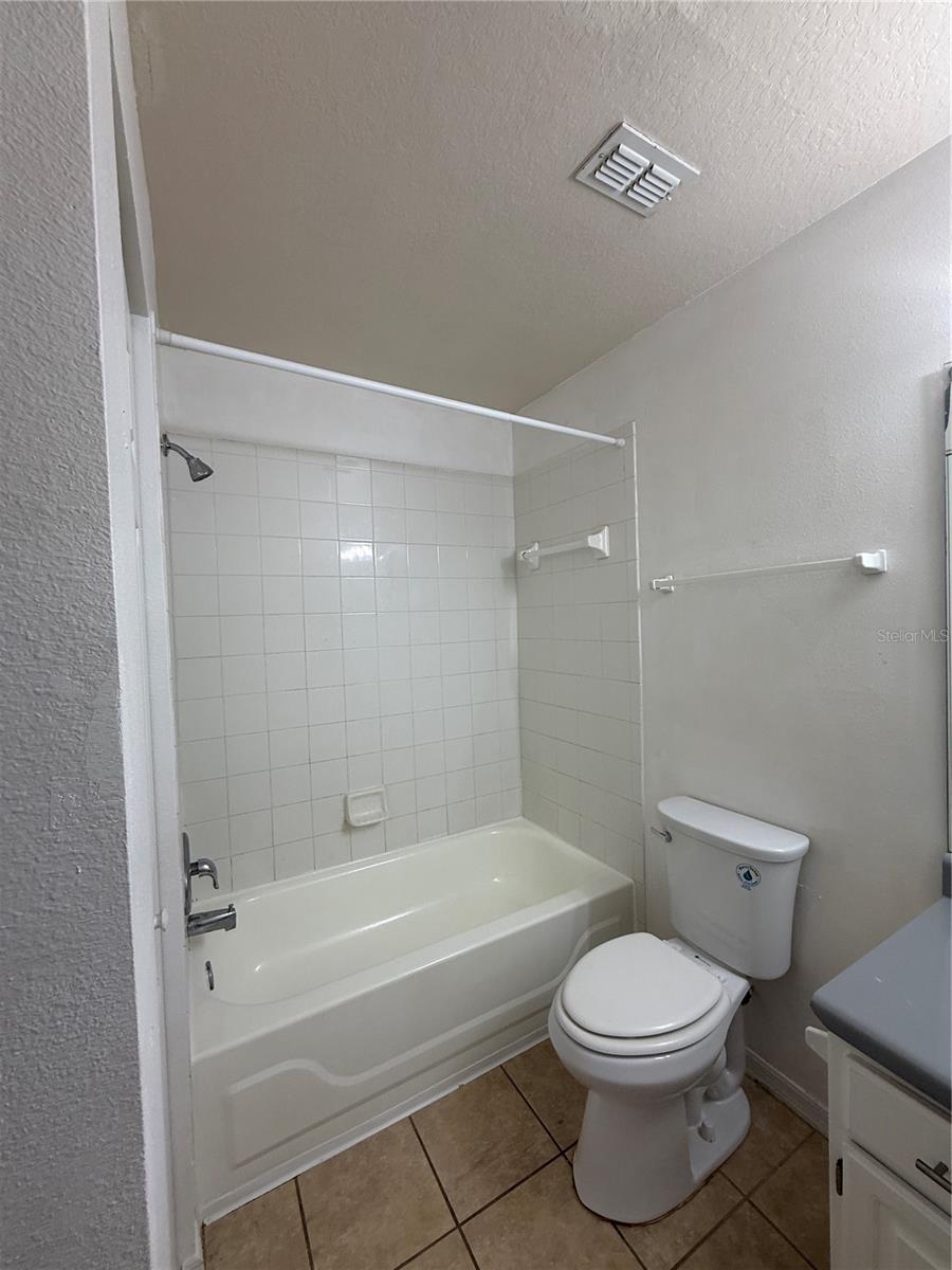 Image 6 of 9 For 1949 Summer Club Drive 113