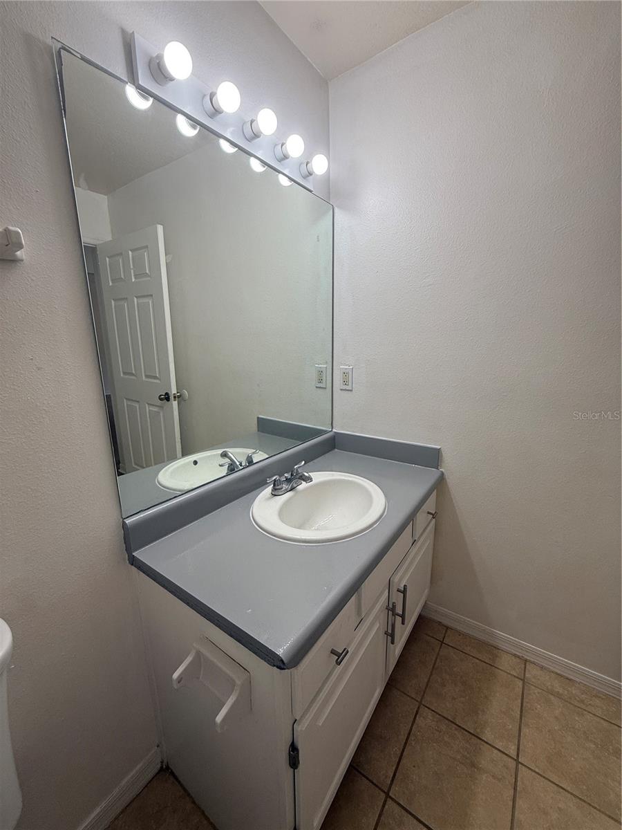 Image 7 of 9 For 1949 Summer Club Drive 113