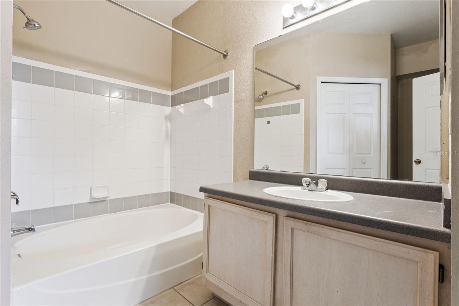 Image 17 of 47 For 3446 Soho St  303