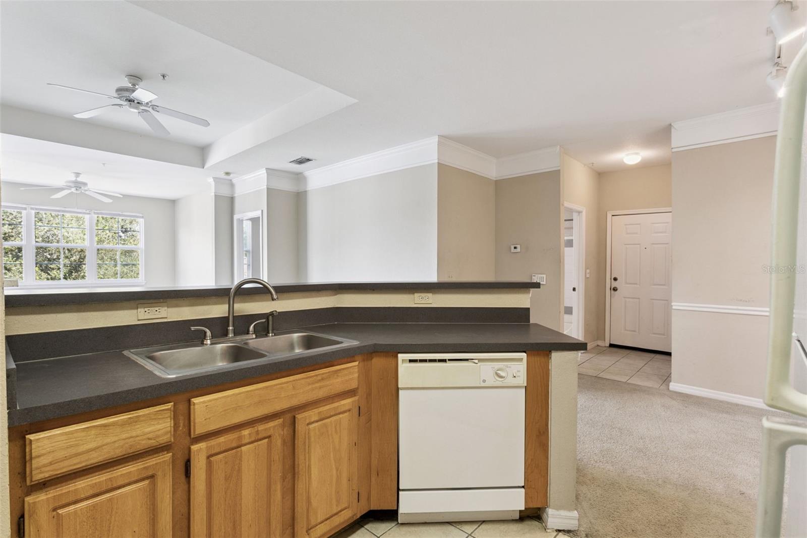 Image 6 of 47 For 3446 Soho St  303