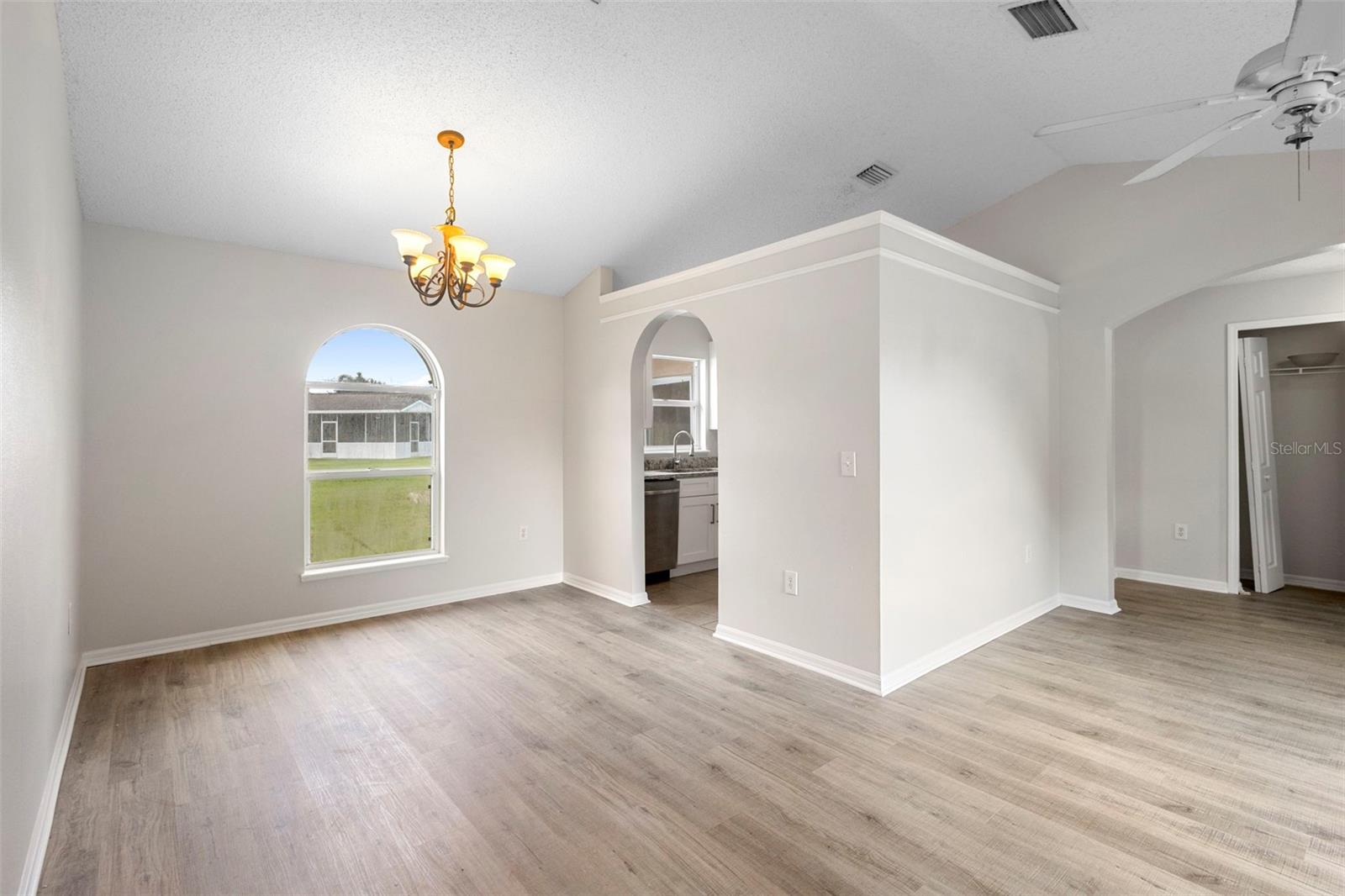 Image 4 of 49 For 2466 Augusta Way