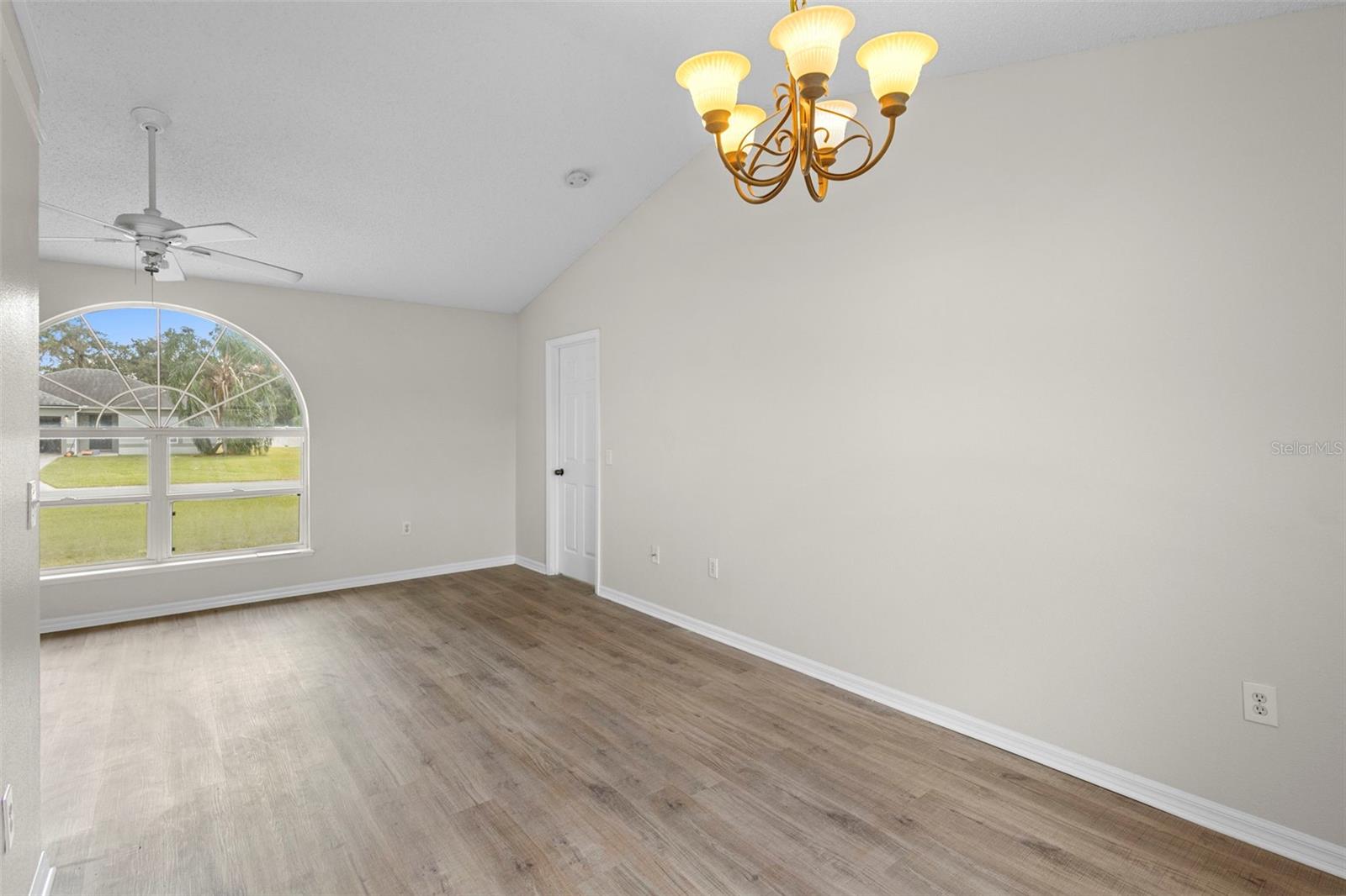 Image 6 of 49 For 2466 Augusta Way