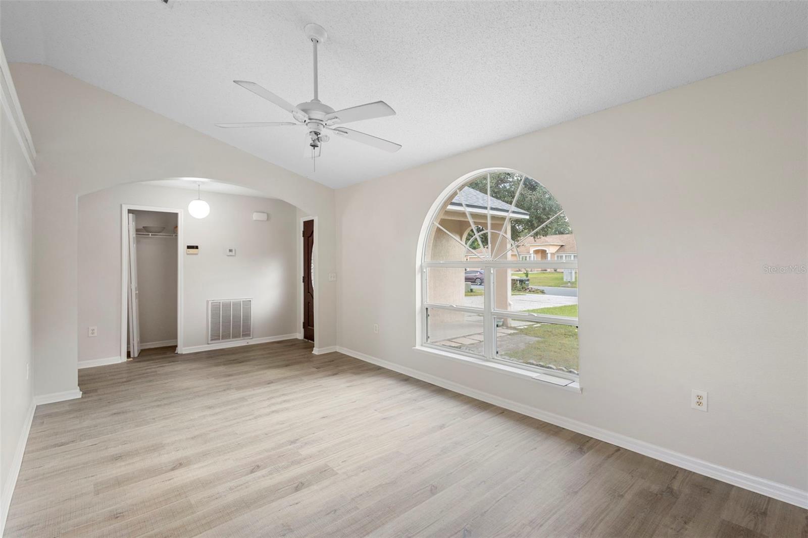 Image 7 of 49 For 2466 Augusta Way