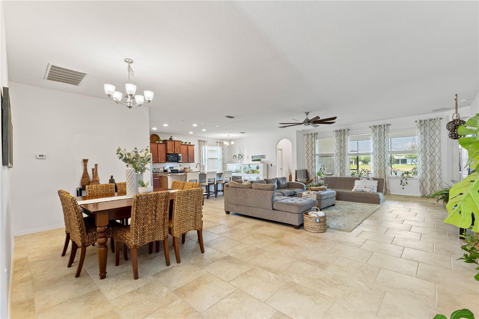 Image 11 of 40 For 637 Bluehearts Trail