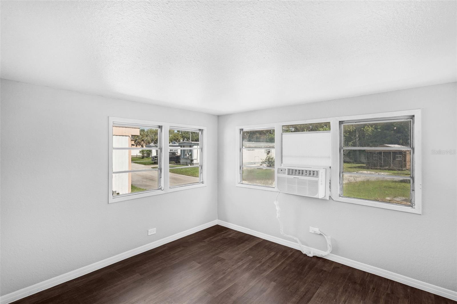 Image 5 of 13 For 2854 Lake Alfred Road 7