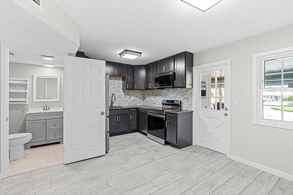 Image 18 of 38 For 210 Bunker Hill Lane